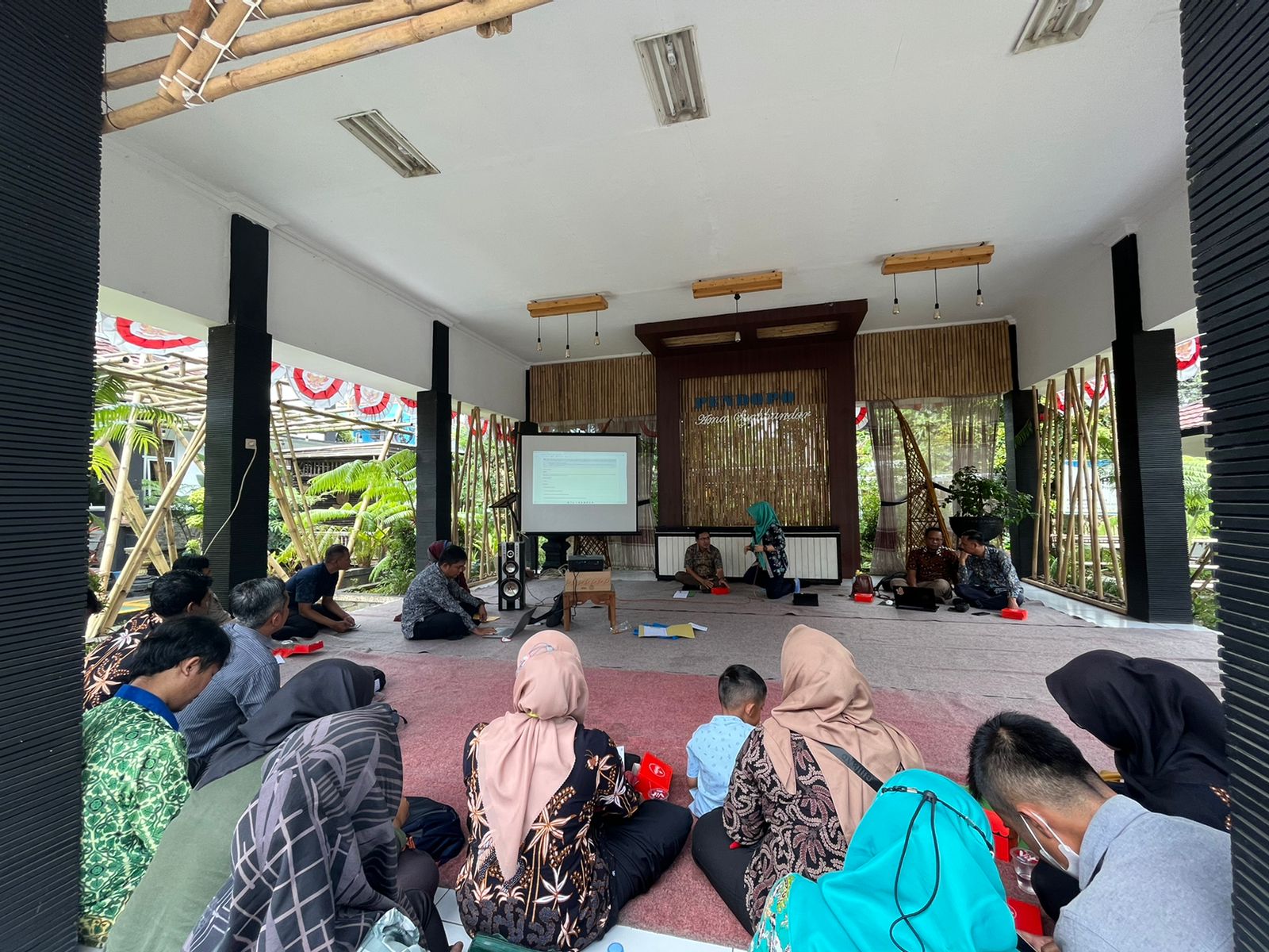 Kamis, (15/09/2022) Kegiatan Sosialisasi OSS RBA di Teras Madukara Kecamatan Wanayasa